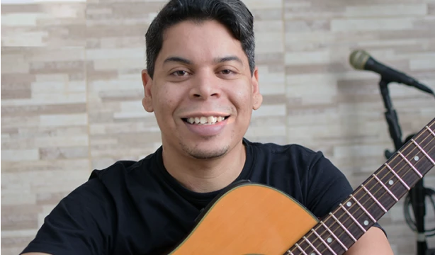 Foto do professor Diego Aquino
